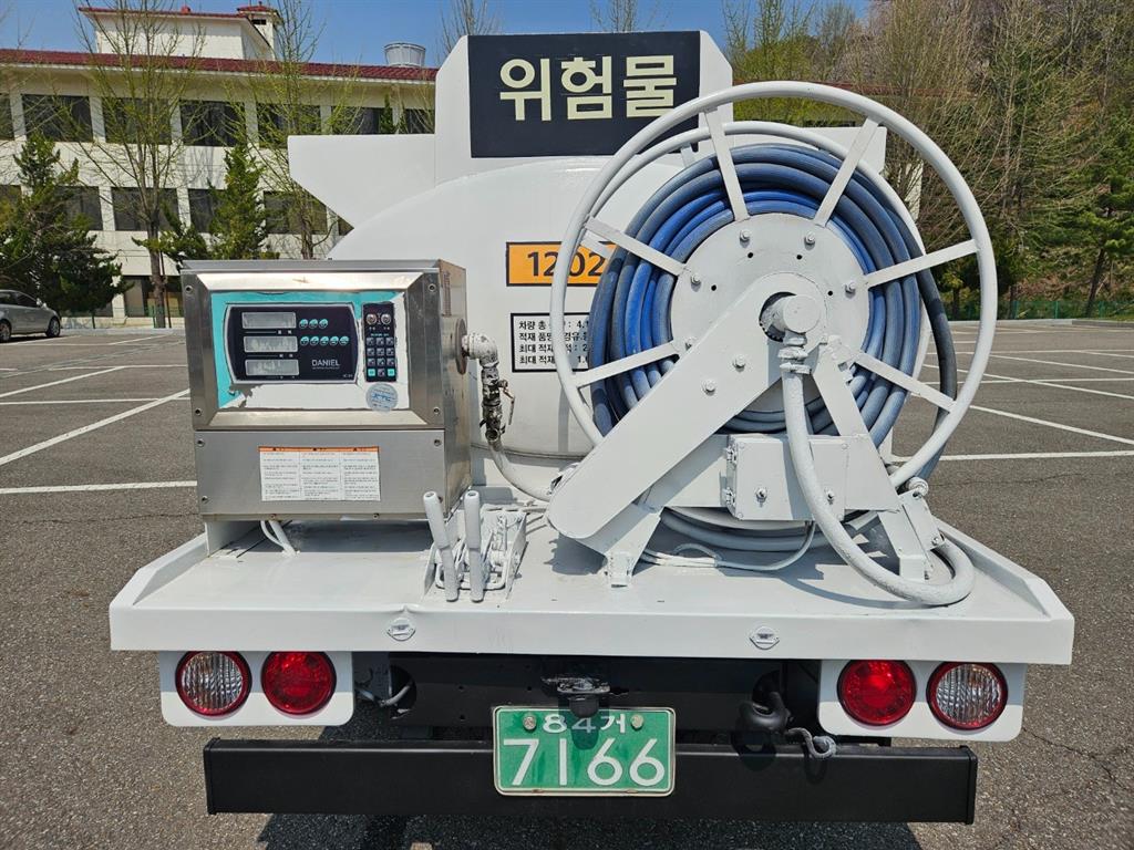 기아 봉고 1톤 탱크로리 2007년식 계량기와 호스릴