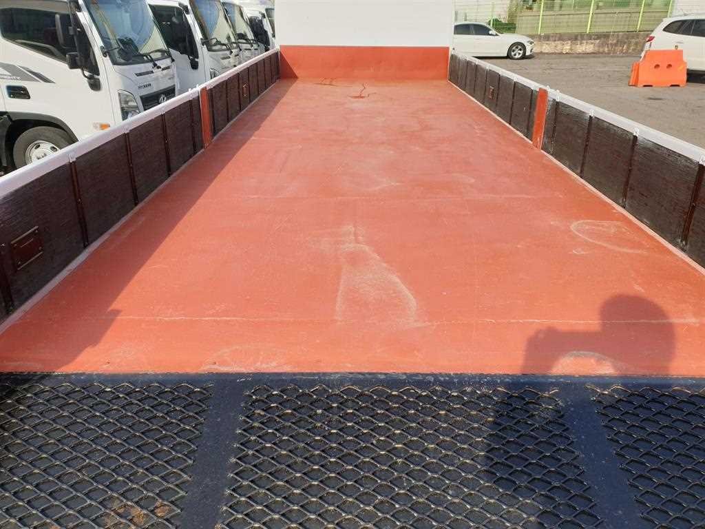 현대 메가트럭 5톤 셀프로더 2008년식 주황 철판 바닥