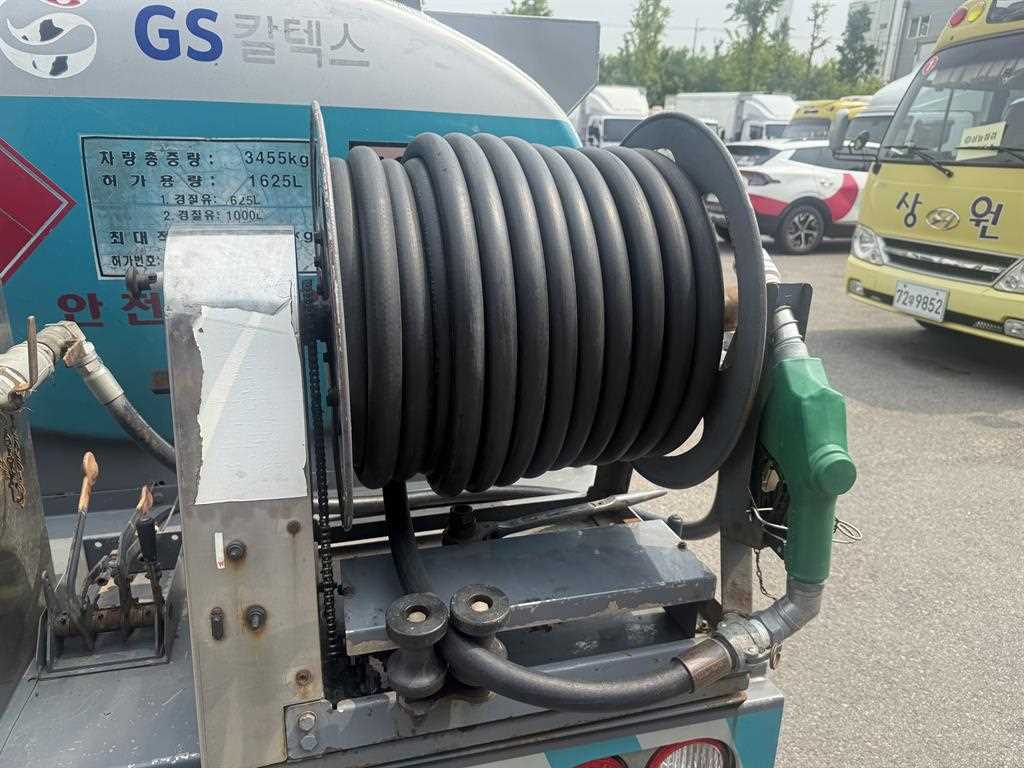 기아 봉고 1톤 탱크로리 2009년식 먼저 볼 곳: 탱크 표기판과 주유기