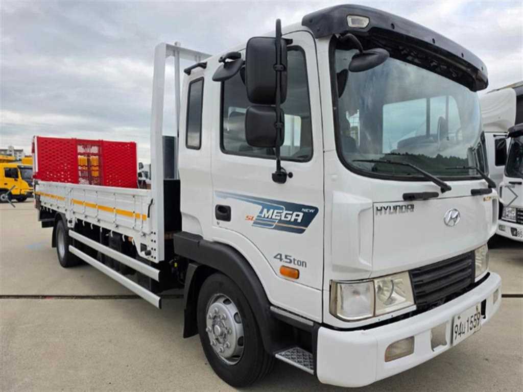 5톤 셀프로더 2010년식 먼저 볼 곳: 도어의 4.5ton 글자
