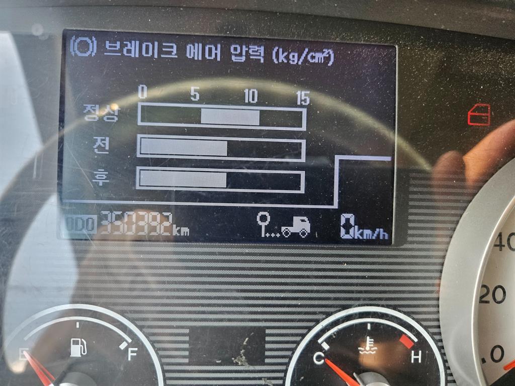현대 메가트럭 5톤 카고 2011년식 계기판 숫자, 하부, 짐칸 바닥