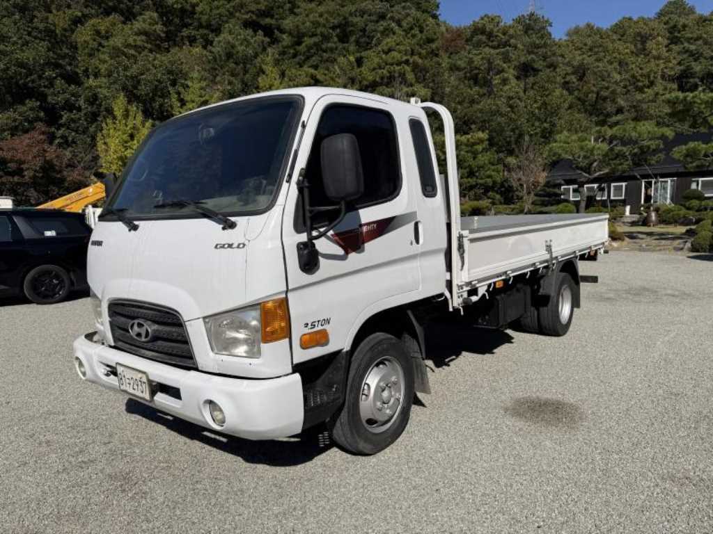 현대 마이티 2.5톤 카고 2015년식 먼저 볼 곳: 문짝의 3.5TON 글씨