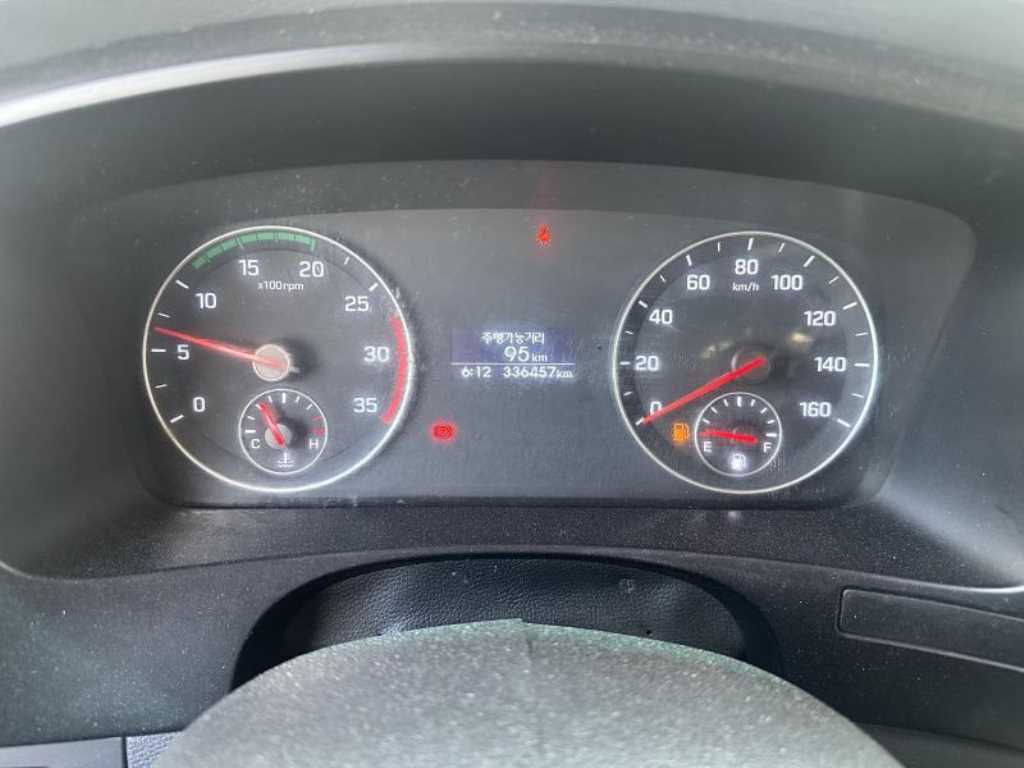 현대 마이티 3.5톤 카고 2019년식 계기판 가운데 화면의 336,457km