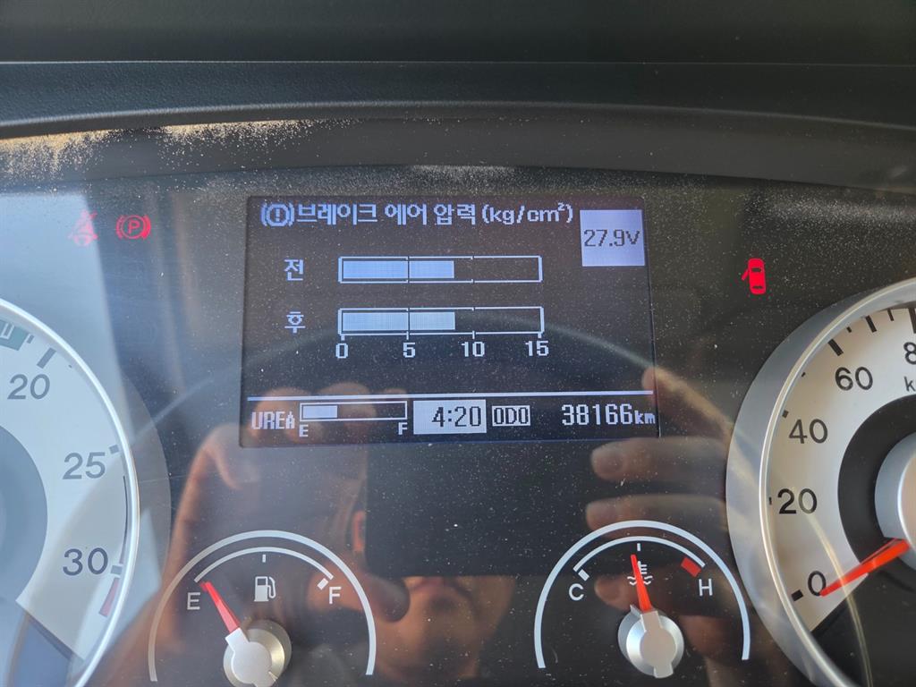 현대 메가트럭 5톤 카고 2021년식 계기판과 축 배열