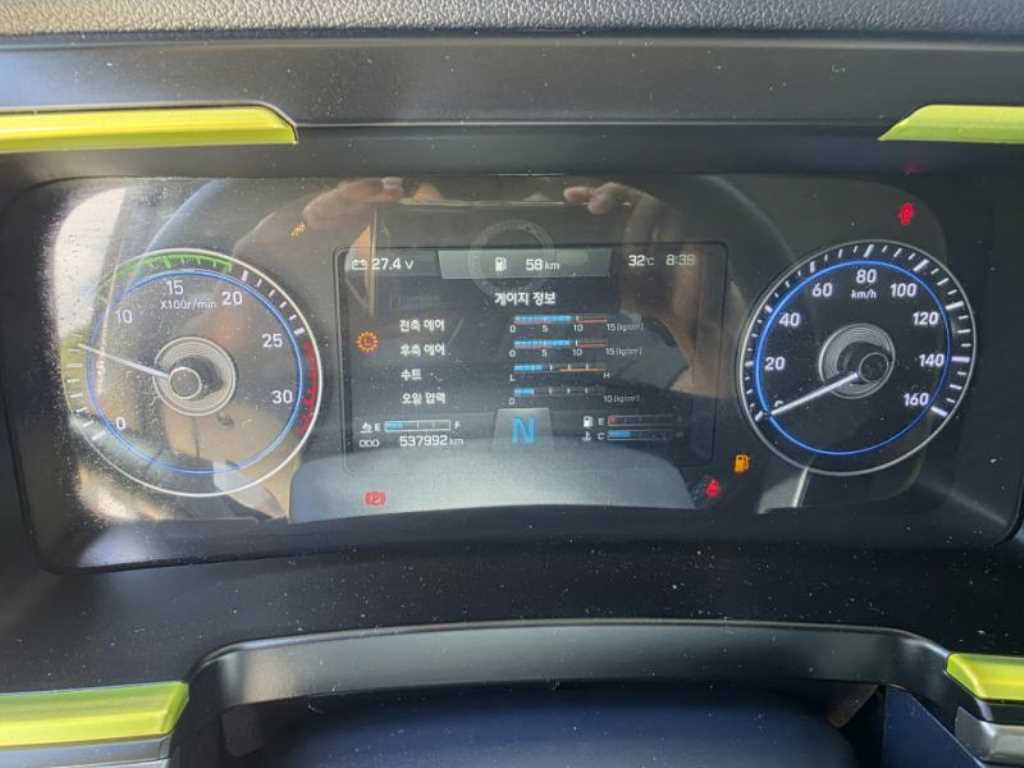 현대 파비스 5톤 윙바디 2021년식 계기판은 537,992km