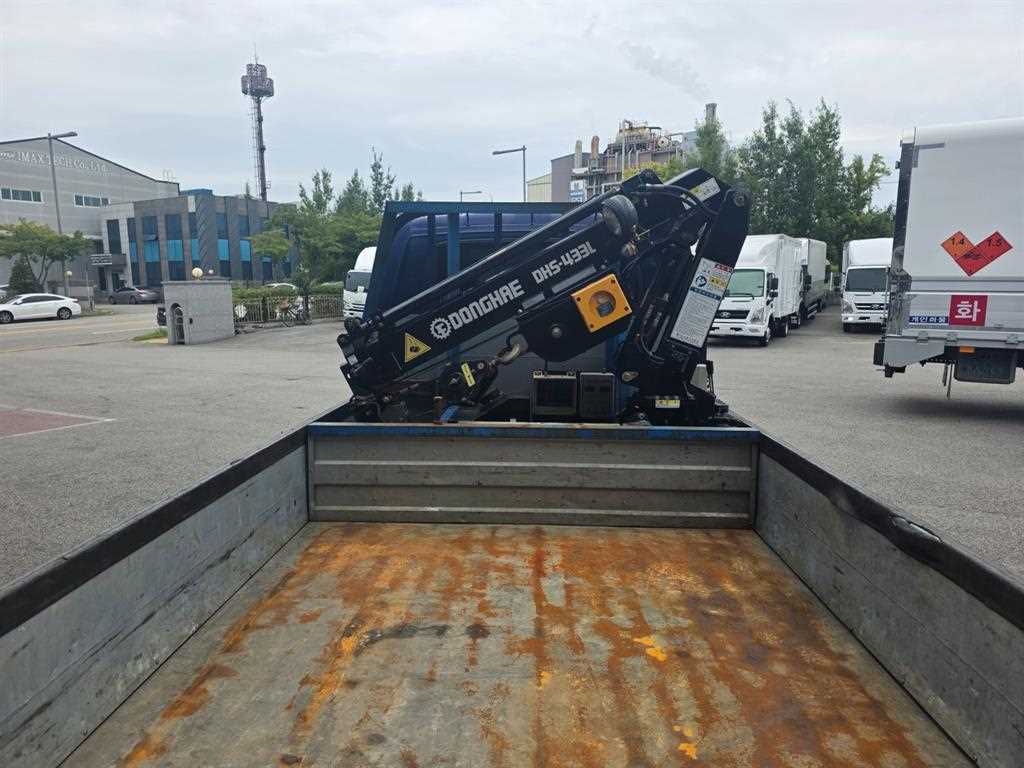 기아 봉고 1톤 카고크레인 2022년식 짐칸 바닥