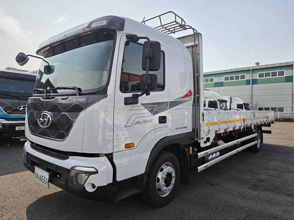 현대 메가트럭 5.5톤 카고 2023년식 먼저 볼 곳: 차체 바깥과 적재함