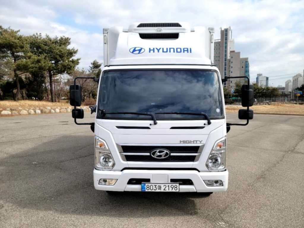 현대 올뉴마이티 3.5톤 냉동탑 2023년식 정면