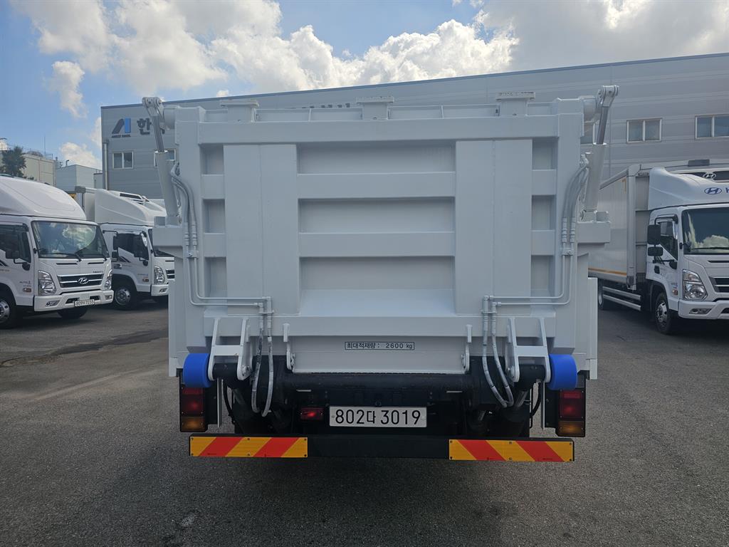 이스즈 3.5톤 카고 2024년식 2,600kg 표시의 뜻