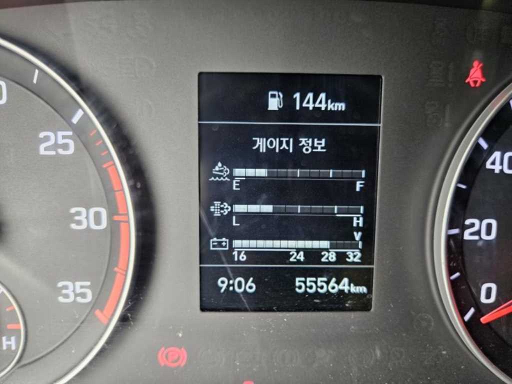 현대 마이티 2.5톤 냉동탑 2024년식 계기판 55,564km